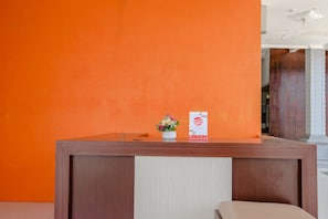 Reception - Hotel O El Reyshi Family Residence Syariah (Banyuwangi)