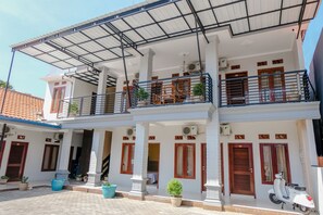 Exterior - Hotel O El Reyshi Family Residence Syariah (Banyuwangi)