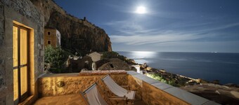 Victoria's House in Monemvasia Castle by JJ Hospitality