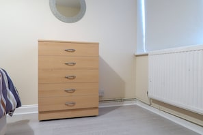 Apartment (1 Bedroom) | Free wired internet