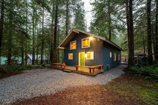Cabin, 3 Bedrooms | Exterior - 66sl - Hot Tub - Wifi - 3+ Bedroom - Sleeps 10 Home by Redawning (Deming)