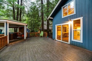 Cabin, 3 Bedrooms | Terrace/patio
