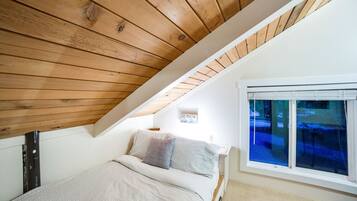 Cabin, 3 Bedrooms | 3 bedrooms, free WiFi, bed sheets