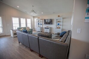 Living area - Ohana Tides 5 Bedroom Home by RedAwning (Supply)