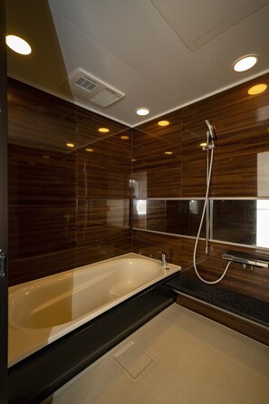 Deluxe Quadruple Room, Non Smoking | Kemudahan bilik