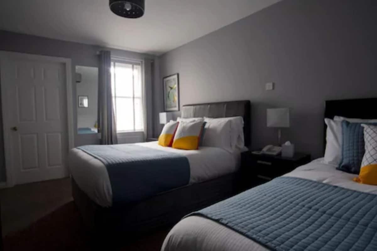 Standard Double or Twin Room | Hypo-allergenic bedding, blackout drapes, iron/ironing board, free WiFi
