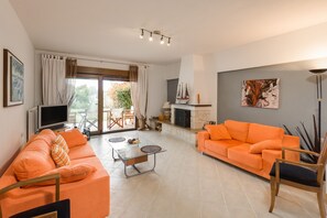 Villa | Coin séjour | Télévision