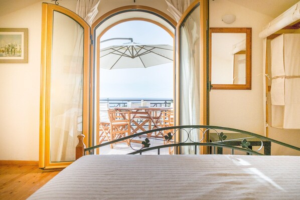 Villa, 2 Bedrooms | 2 bedrooms, iron/ironing board, free cribs/infant beds, free WiFi