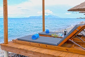 Sun deck - The 'Corinthian Gulf' beachfront lux apartment (Xylokastro-Evrostina)