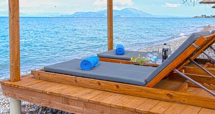 The 'Corinthian Gulf' beachfront lux apartment