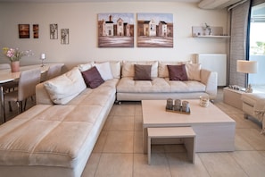 Apartment | Living room