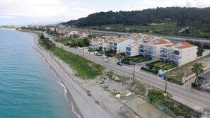 Exterior - The 'Corinthian Gulf' beachfront lux apartment (Xylokastro-Evrostina)