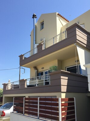 Exterior - Thomis Beach Family Home Near the Sea (Chania)