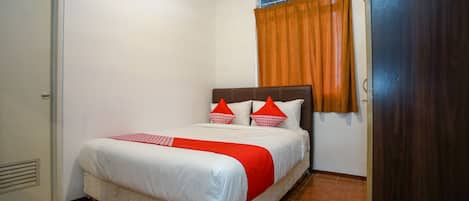Standard Double Room | Desk, free WiFi
