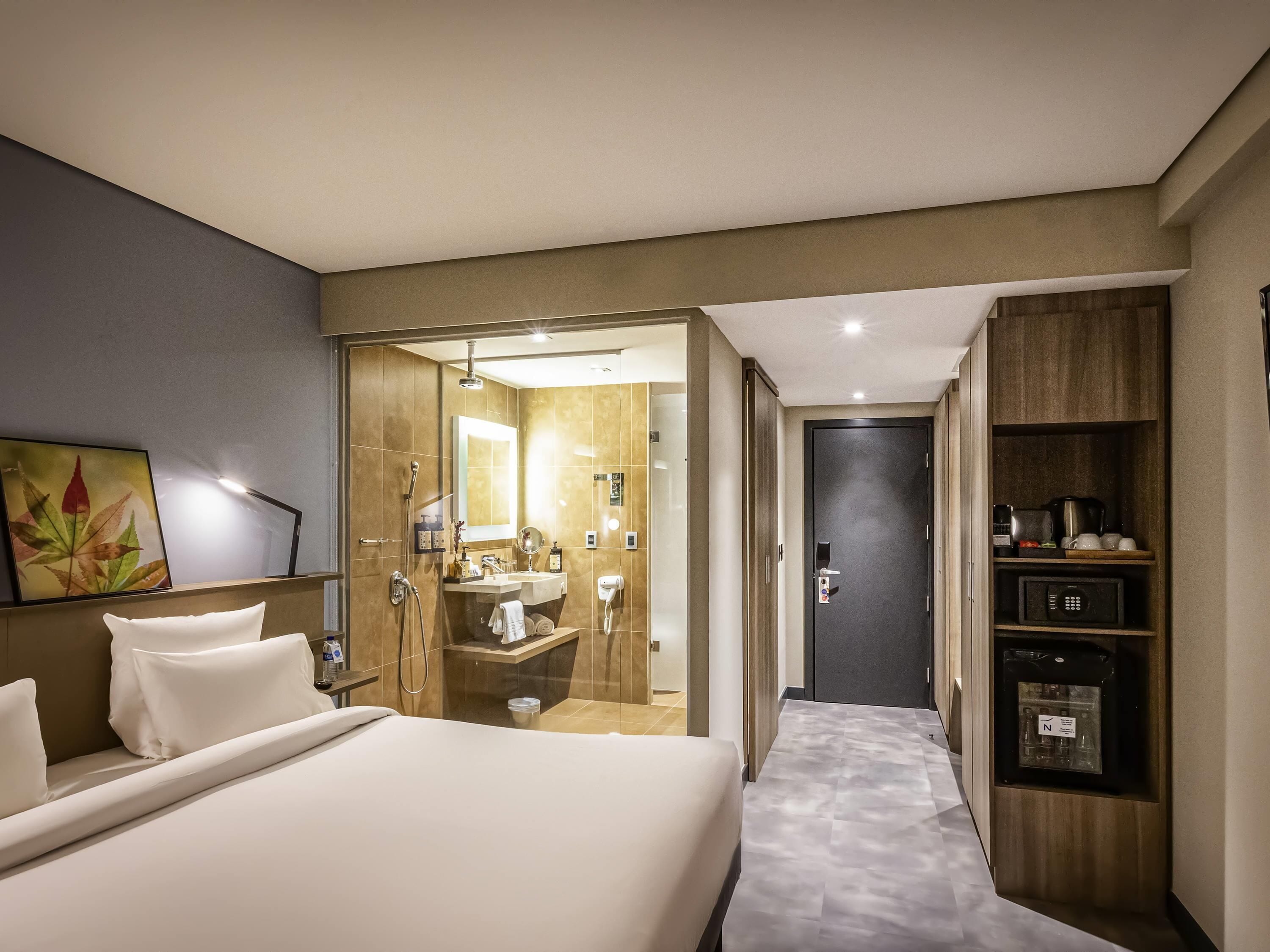 Minibar, in-room safe, free WiFi, bed sheets