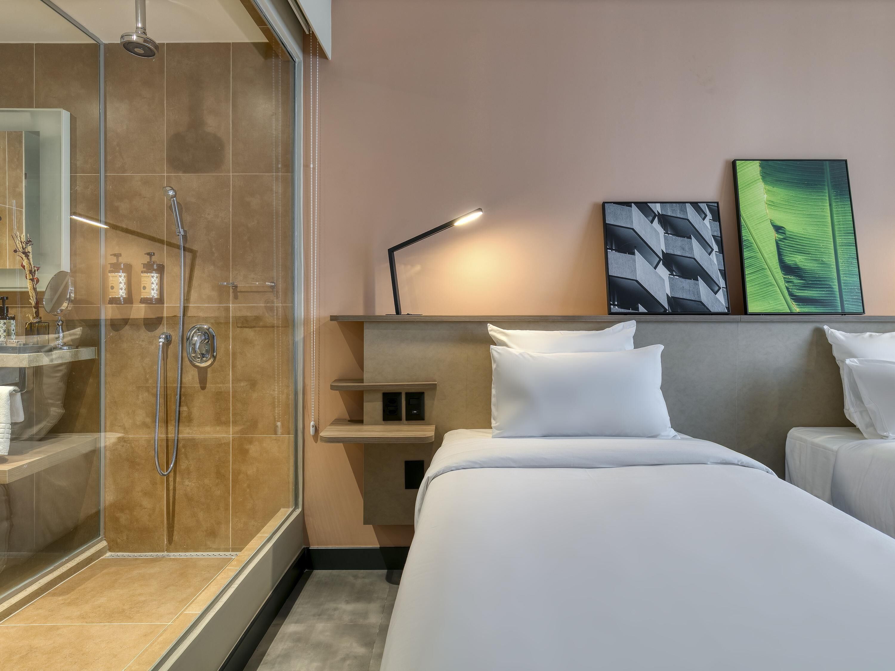 Frigobar, cofres nos quartos, Wi-Fi de cortesia, roupa de cama
