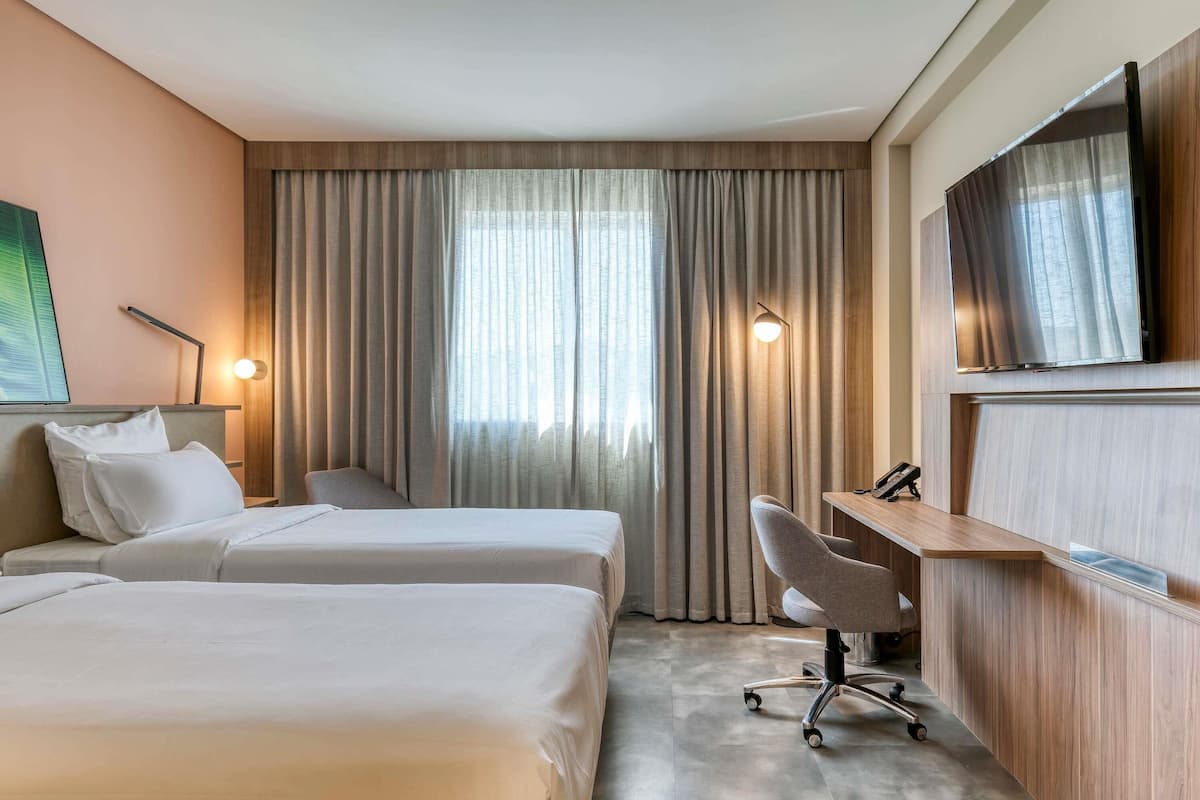 Minibar, coffres-forts dans les chambres, Wi-Fi gratuit, draps fournis