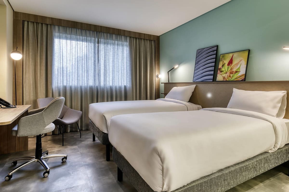 Minibar, coffres-forts dans les chambres, Wi-Fi gratuit, draps fournis