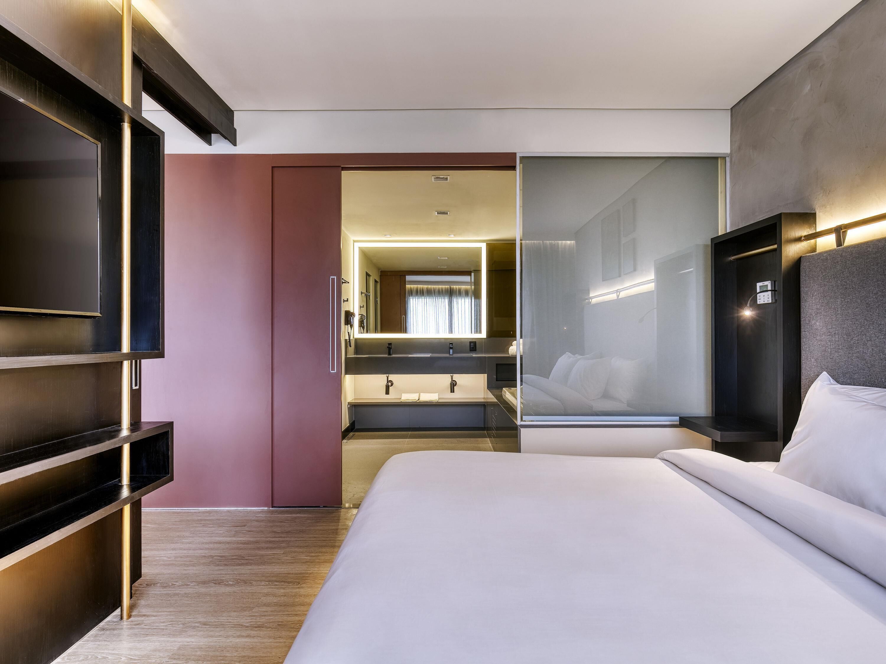 Frigobar, cofres nos quartos, Wi-Fi de cortesia, roupa de cama