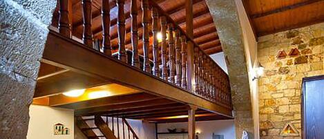 Traditional House, Mezzanine | Living area