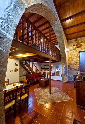 Casa tradicional, mezzanine | Área de sala de estar