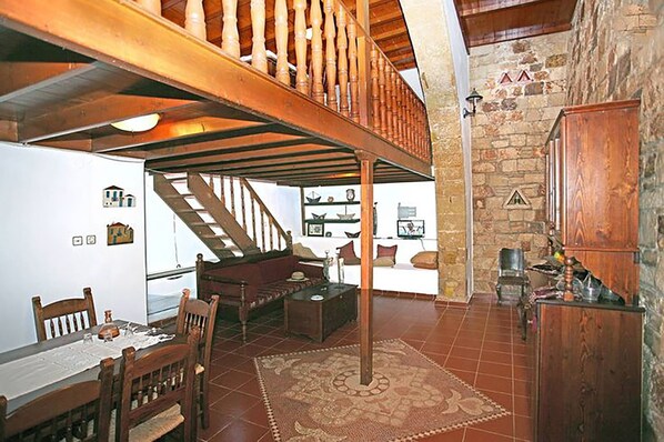 Casa tradicional, mezzanine | Área de sala de estar