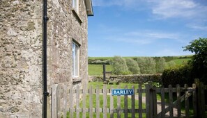 Exterior detail - Nettlecombe Farm Holiday Cottages (Ventnor)