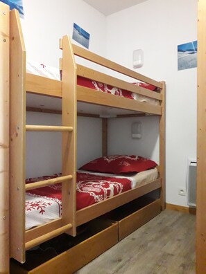 1 bedroom, iron/ironing board, WiFi, bed sheets - Comfortable apartment ** at the foot of the Valcenis slopes (Termignon)