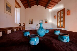 Traditional Apartment, 2 Bedrooms | In-room dining