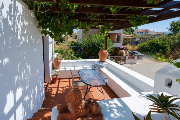 Traditional Apartment, 2 Bedrooms | Balcony