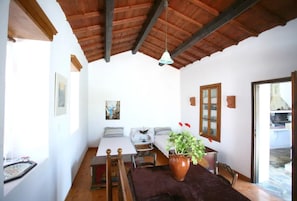 Traditional Apartment, 2 Bedrooms | Living area