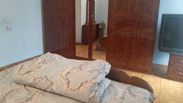 Basic Double or Twin Room | WiFi (free)