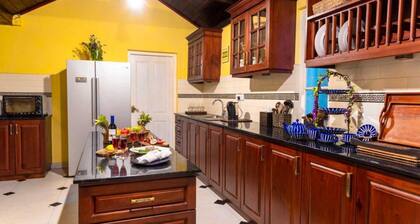 The Tranquil Brockenhurst Bungalow In High Mountain Region Nuwara eliya for 12
