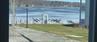 Bluebird Cottage on Silver Lake near Letchworth State Park Entrance