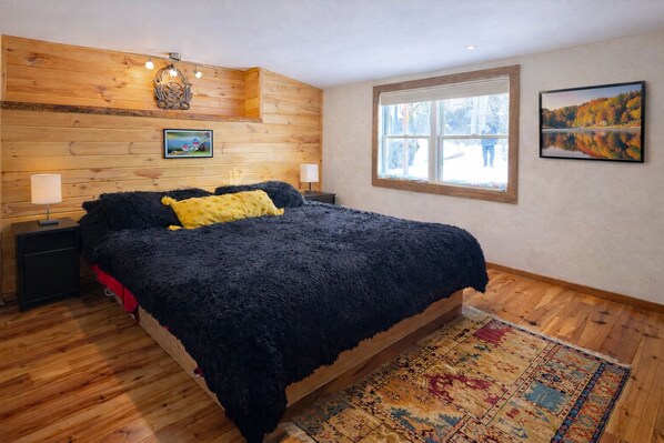 2 habitaciones, escritorio, tabla de planchar con plancha y wifi gratis 