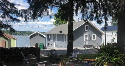 Bluebird Cottage on Silver Lake near Letchworth State Park Entrance