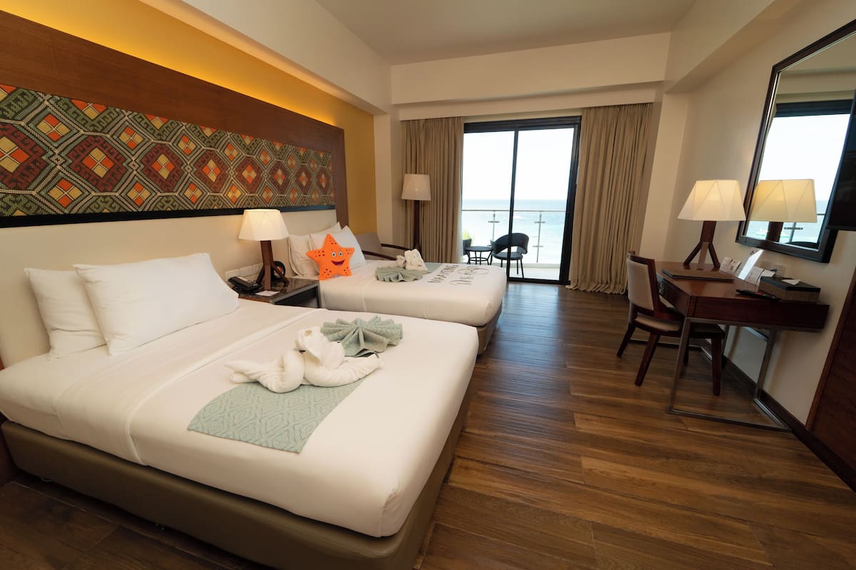 deluxe twin room, multiple beds, non smoking | 1 bedroom, down duvets, select comfort beds, individually decorated