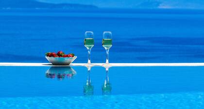 Villa with Striking views over the infinity Pool