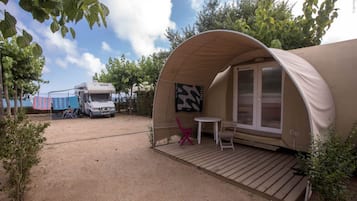 Glamping, baño compartido (Coco Sweet) | Terraza o patio