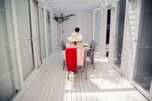 Bungalow (Aire) | Terrace/patio - Camping Sènia Caballo de Mar (Pineda de Mar)