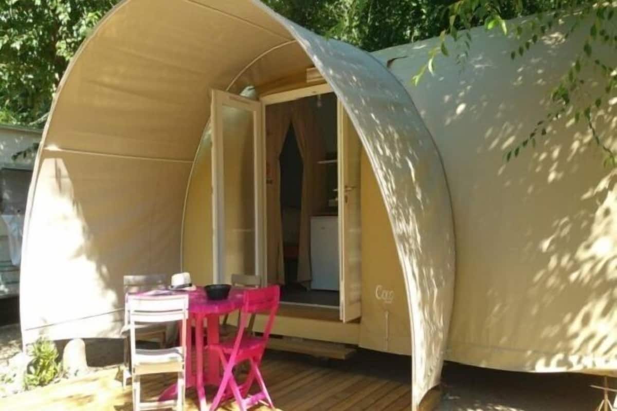 Tält - delat badrum | Terrass/Patio