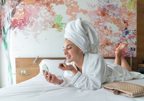 標準雙人房 | 迷你吧贈品、房內夾萬、遮光窗簾/窗簾、隔音