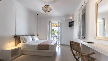 Luxury Studio | Egyptian cotton sheets, premium bedding, individually decorated