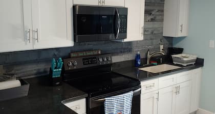 Ormond Beach Bungalow ..Come make memories!