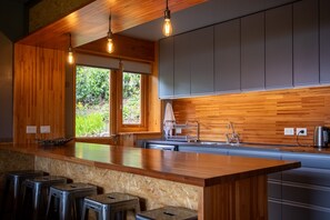 冰箱、微波炉、烤箱、洗碗机