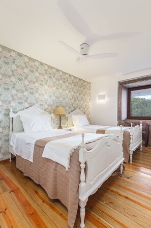 3 bedrooms, soundproofing, iron/ironing board, travel cot