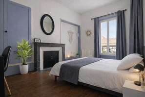 2 chambres, fer et planche à repasser, Wi-Fi, draps fournis