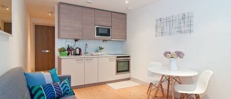 City Apartment | Living area