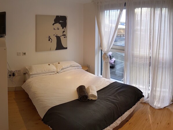 City Apartment | 1 bedroom, desk, laptop workspace, blackout curtains