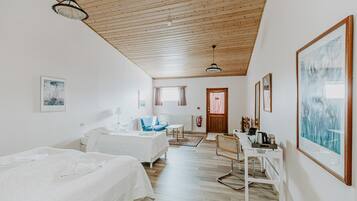 Schreibtisch, kostenloses WLAN, Bettwäsche